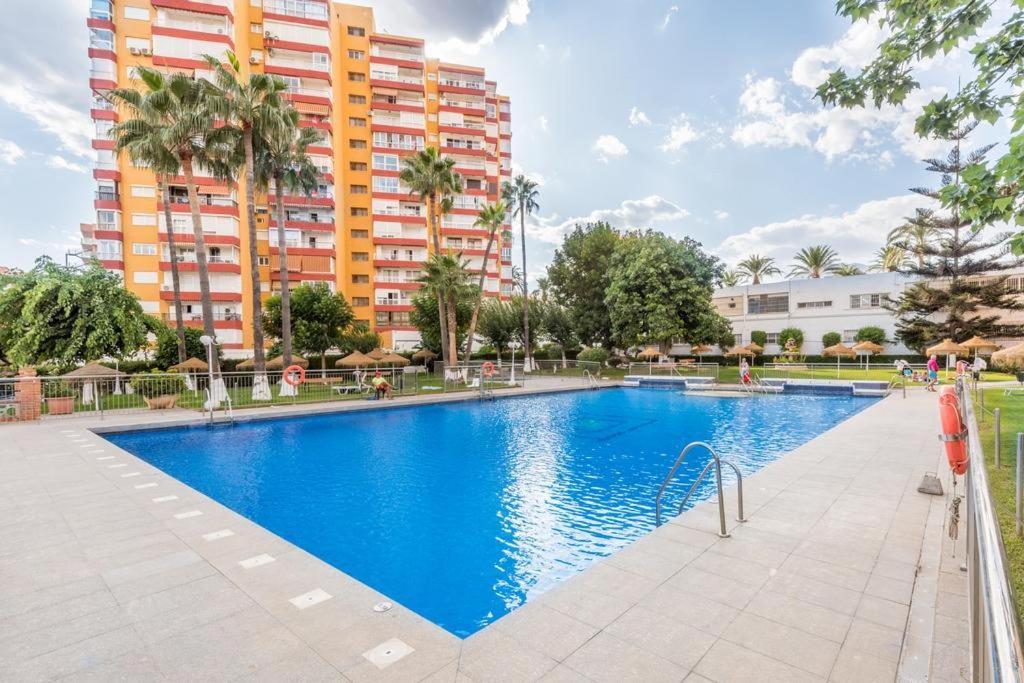 Coqueto Apartamento En Puerto Marina Con Piscina ベナルマデナ エクステリア 写真